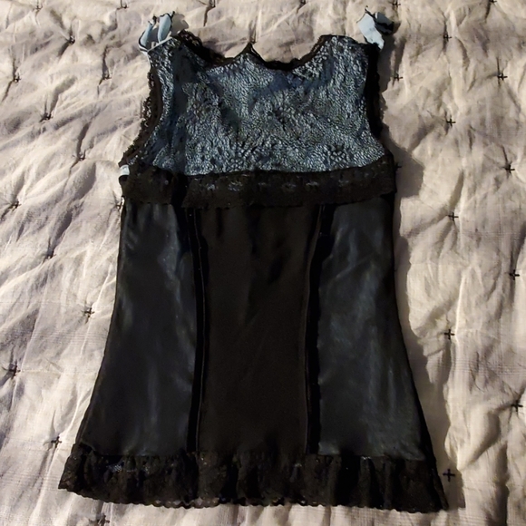 Top - Picture 2 of 2